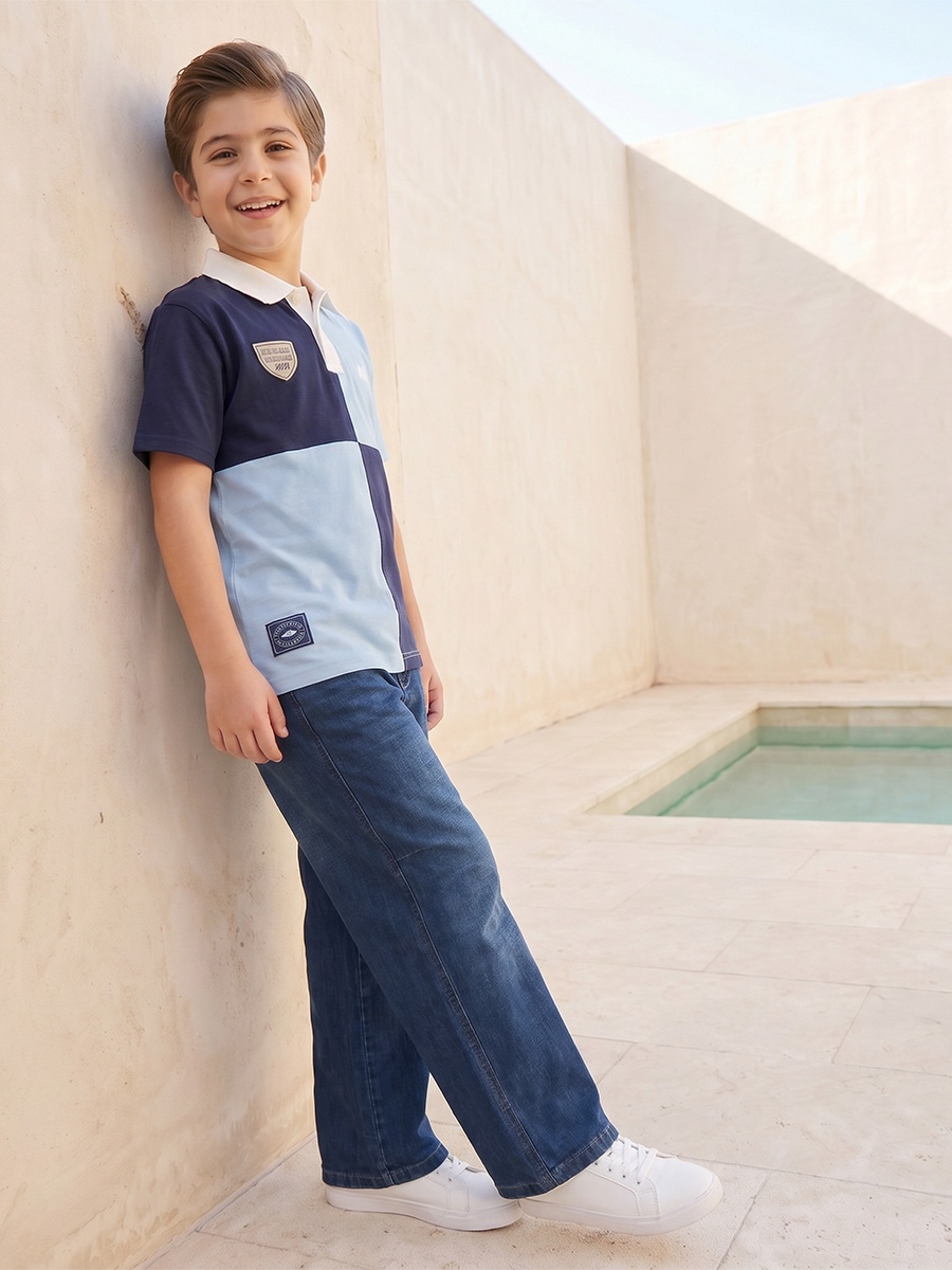 Mid-Rise Jeans with Pockets