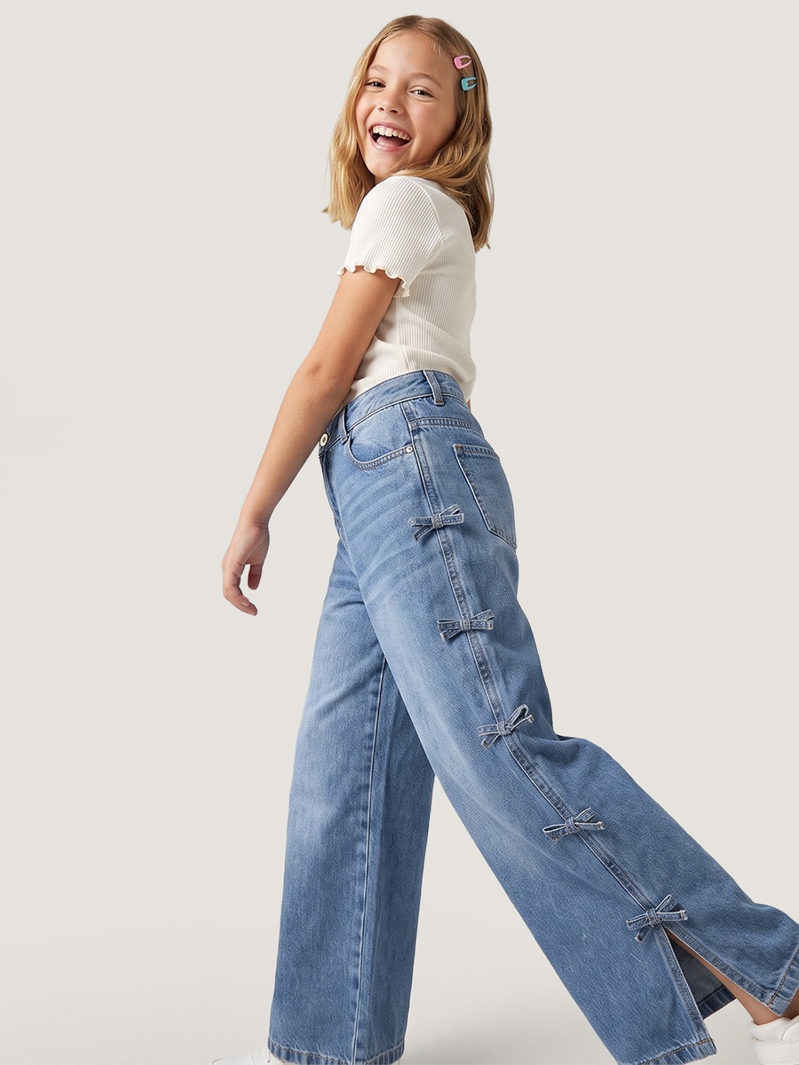 Mid-Rise Jeans with Bow and Slit Detail