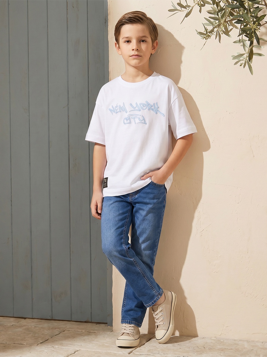 Mid-Rise Jeans with Pockets