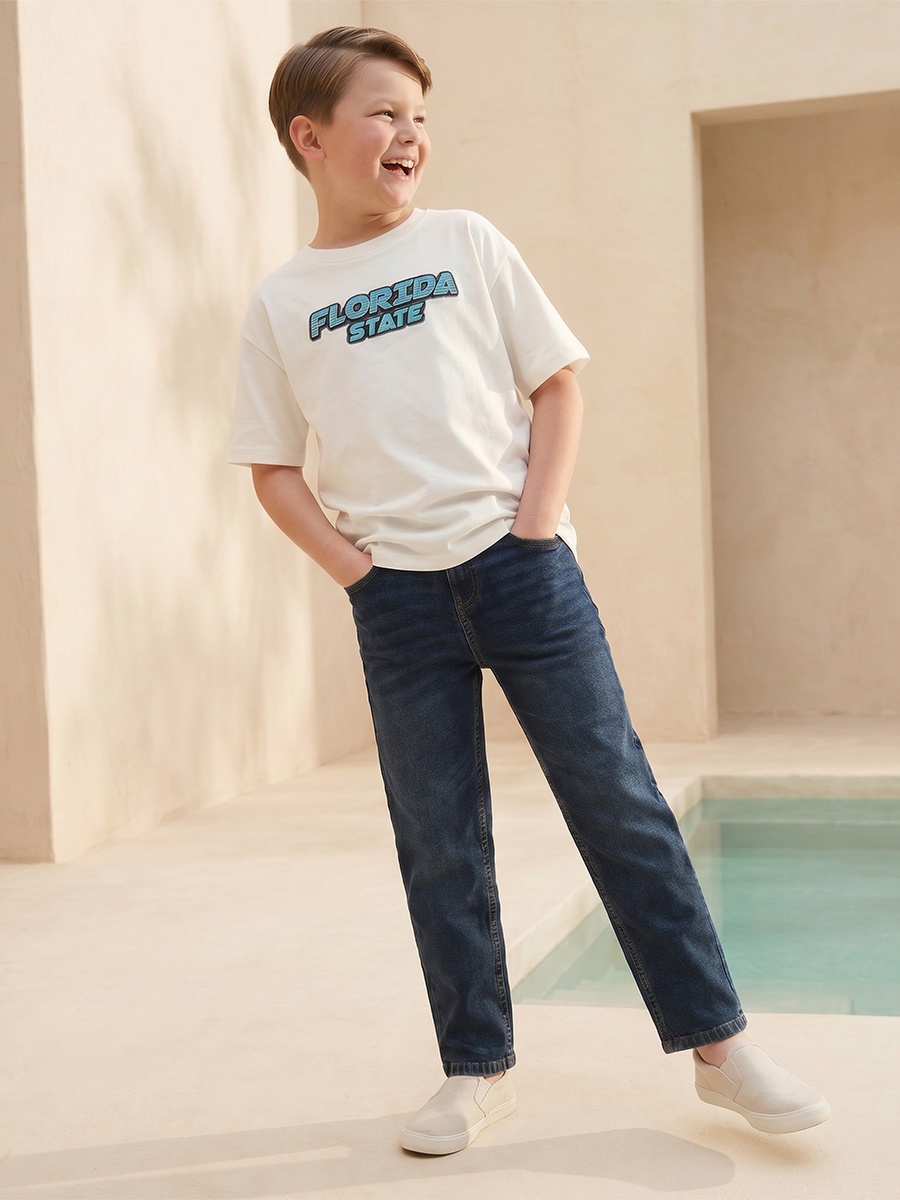 Mid-Rise Jeans with Pockets