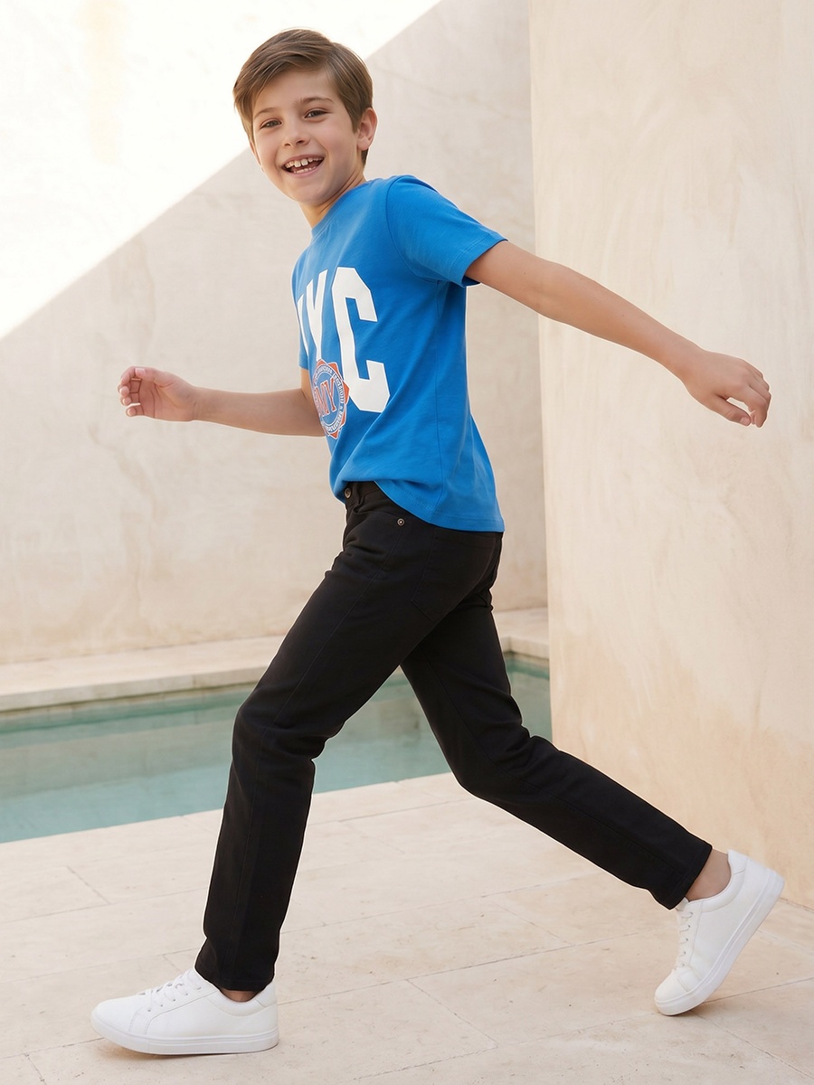 Mid-Rise Jeans with Pockets