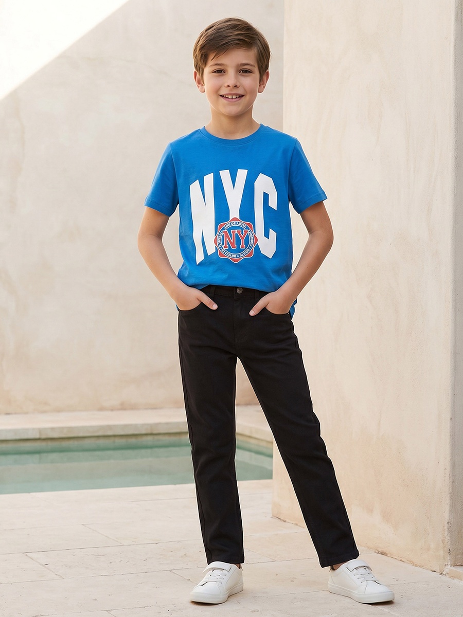 Mid-Rise Jeans with Pockets