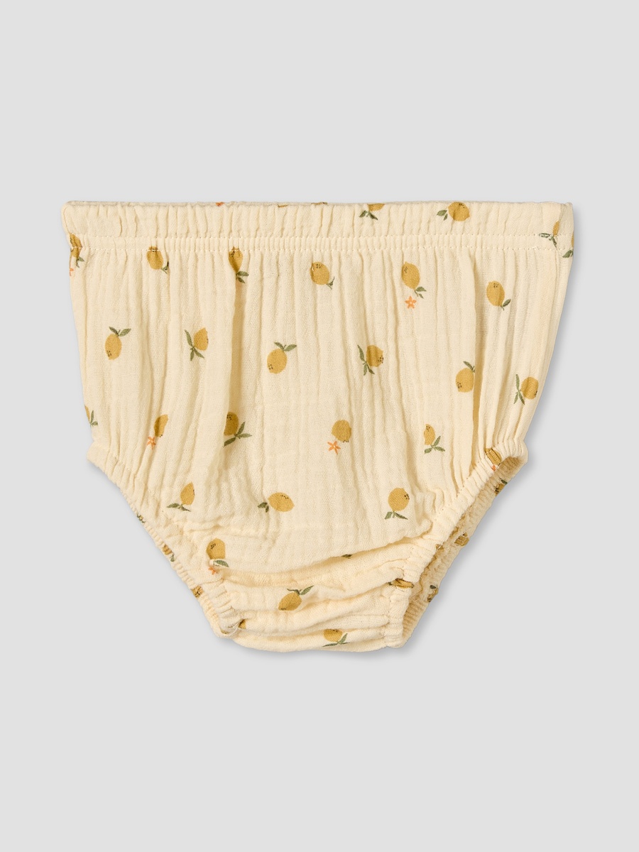 فستان بحافة واسعة وأكمام قصيرة وهاف شورت