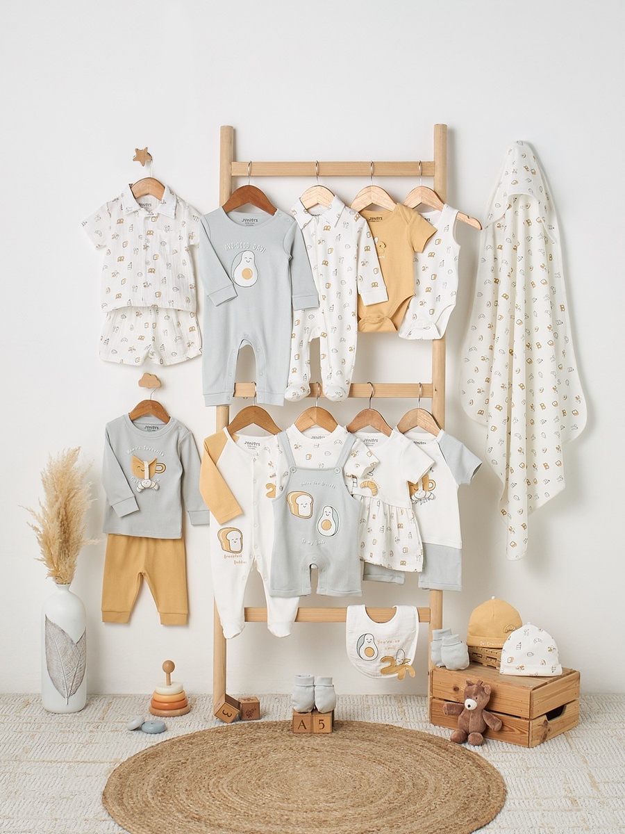 Cotton Round Neck Long Sleeves Sleepsuit with Food Applique