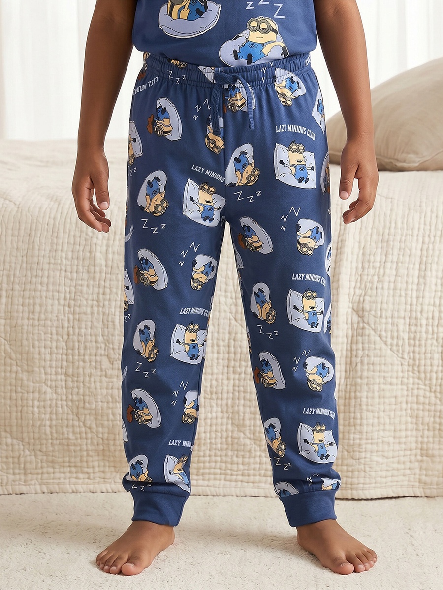Cotton Crew Neck Short Sleeves Pyjama Set with Minions Print