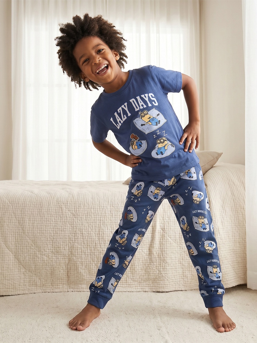 Cotton Crew Neck Short Sleeves Pyjama Set with Minions Print