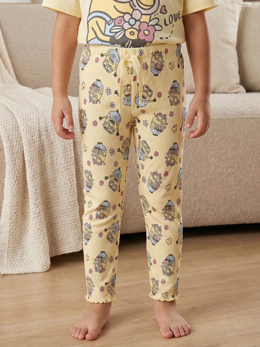 Cotton Crew Neck Short Sleeves Pyjama Set with Minions Print