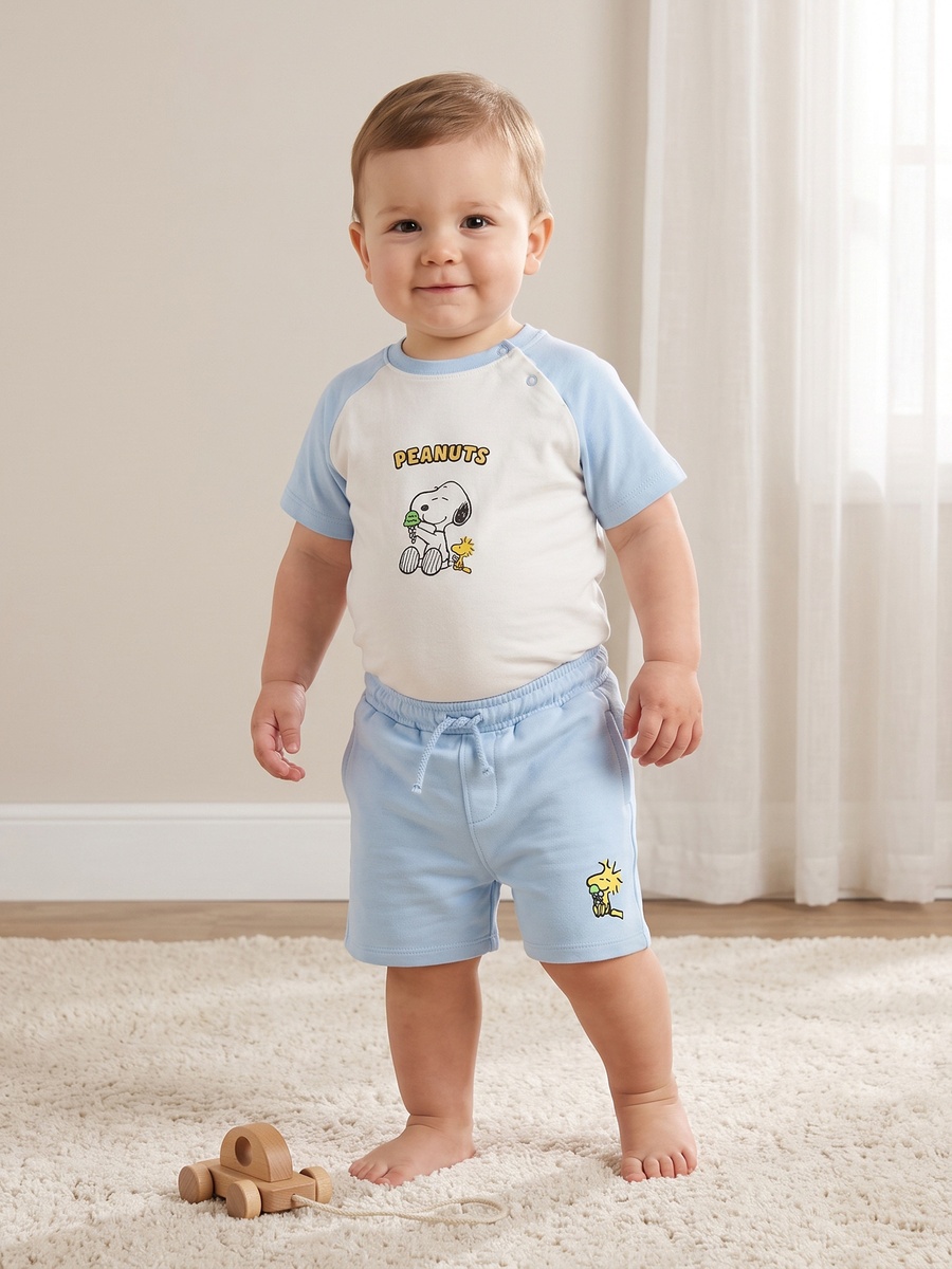 Crew Neck Short Sleeves T-Shirt and Shorts Set with Snoopy Print