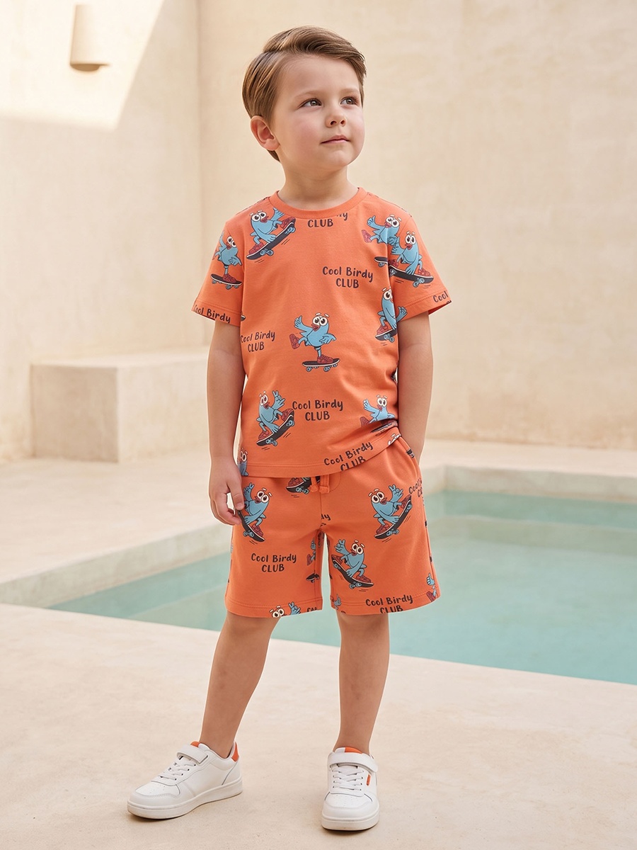 Crew Neck Short Sleeves T-Shirt and Shorts Set with Graphic Print
