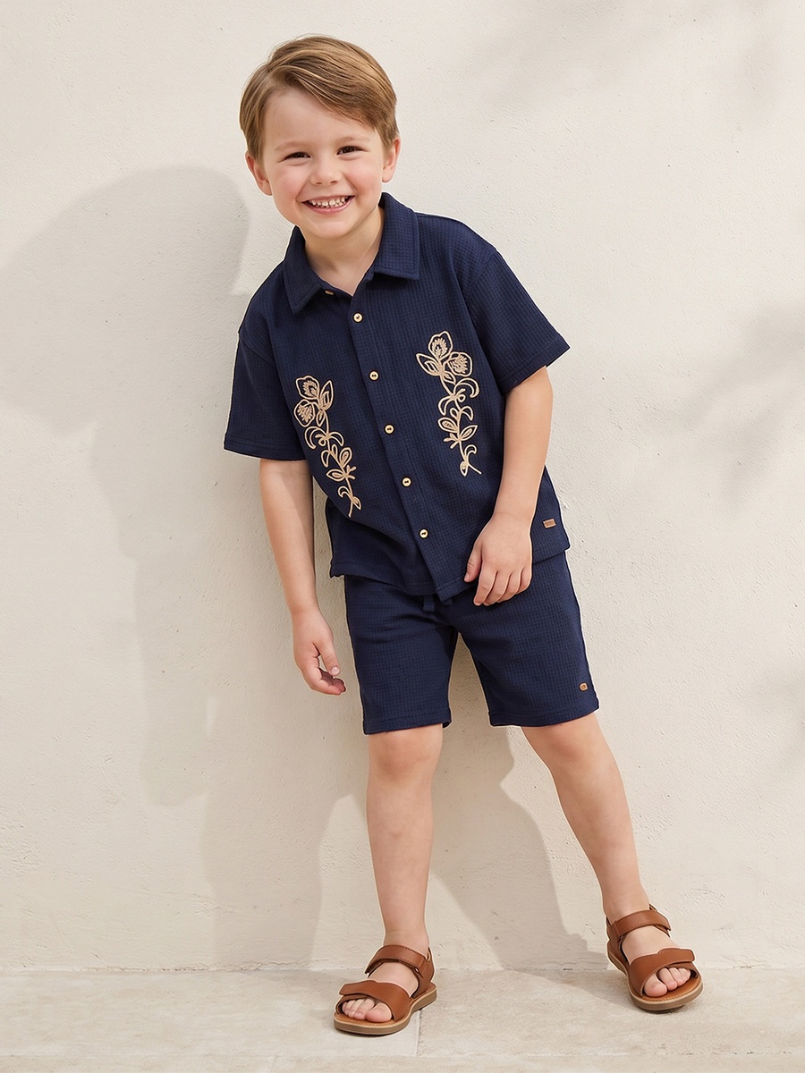 Collared Short Sleeves Shirt and Shorts Set with Embroidery