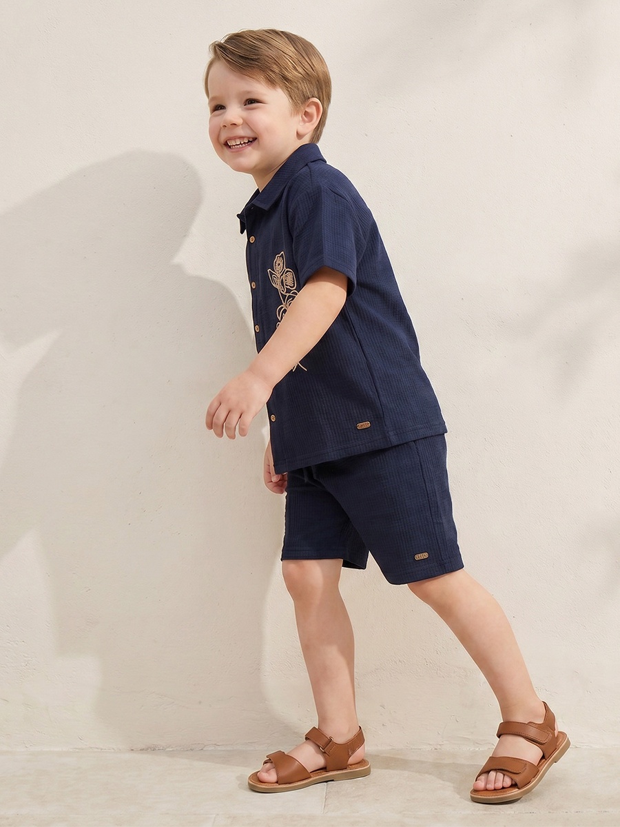Collared Short Sleeves Shirt and Shorts Set with Embroidery