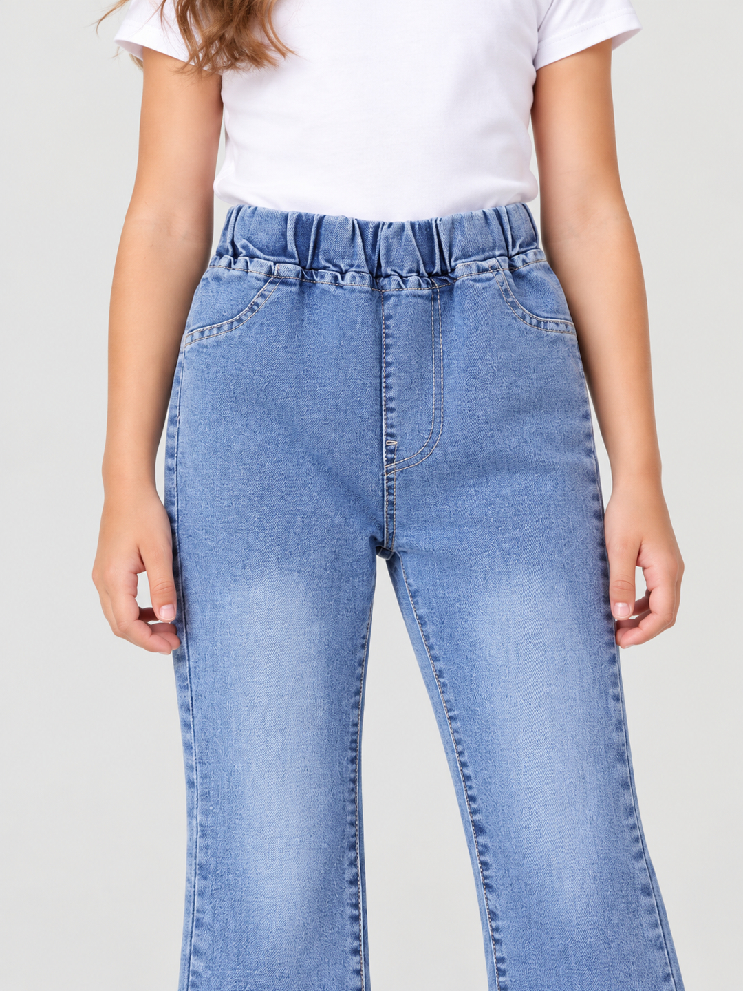 Blue Solid Relaxed Jeans
