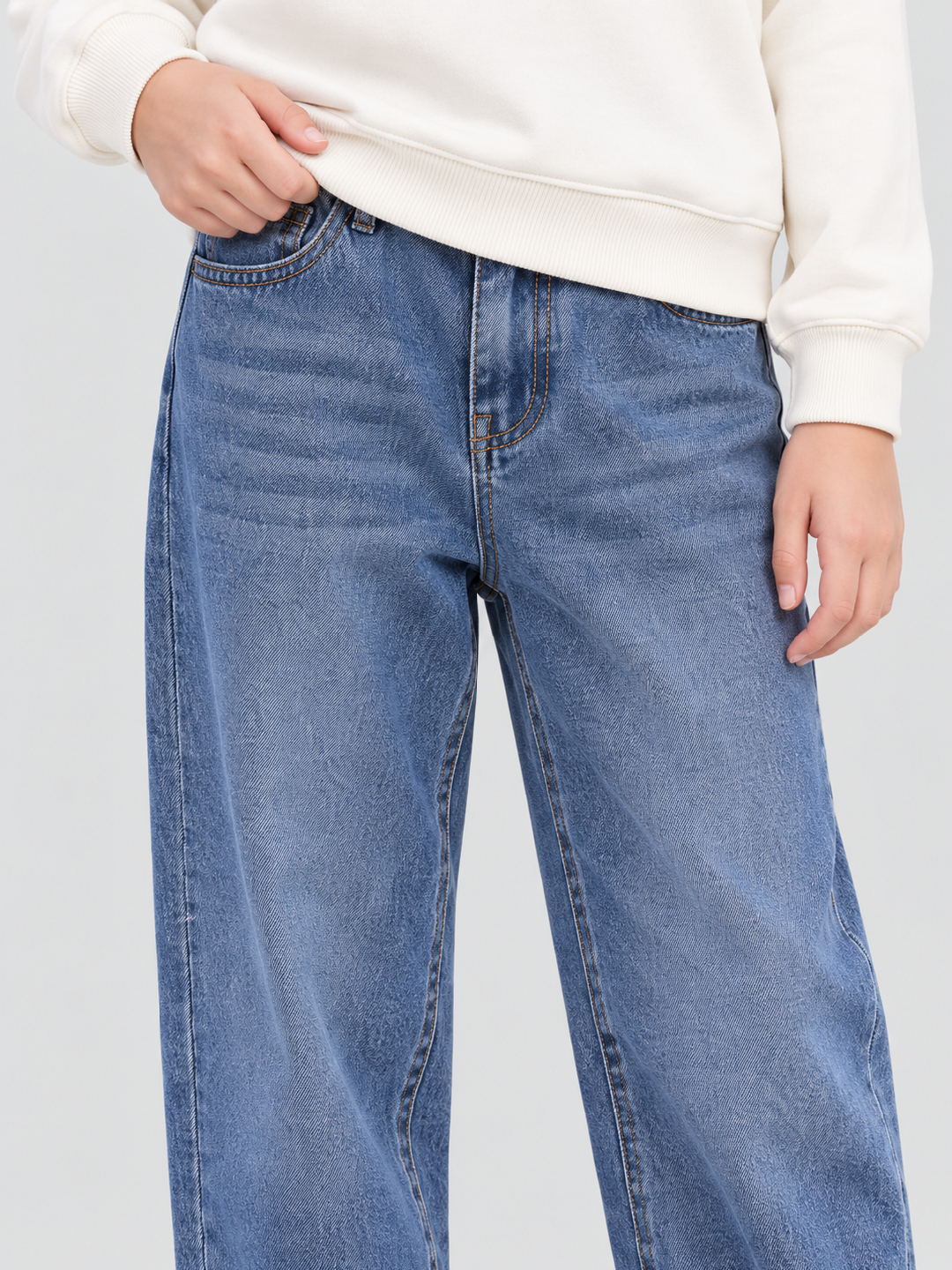 Blue Solid Relaxed Jeans