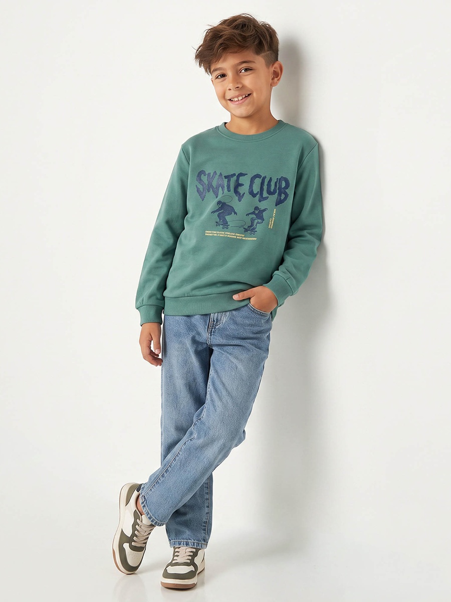 Crew Neck Sweatshirt with Skateboard Print