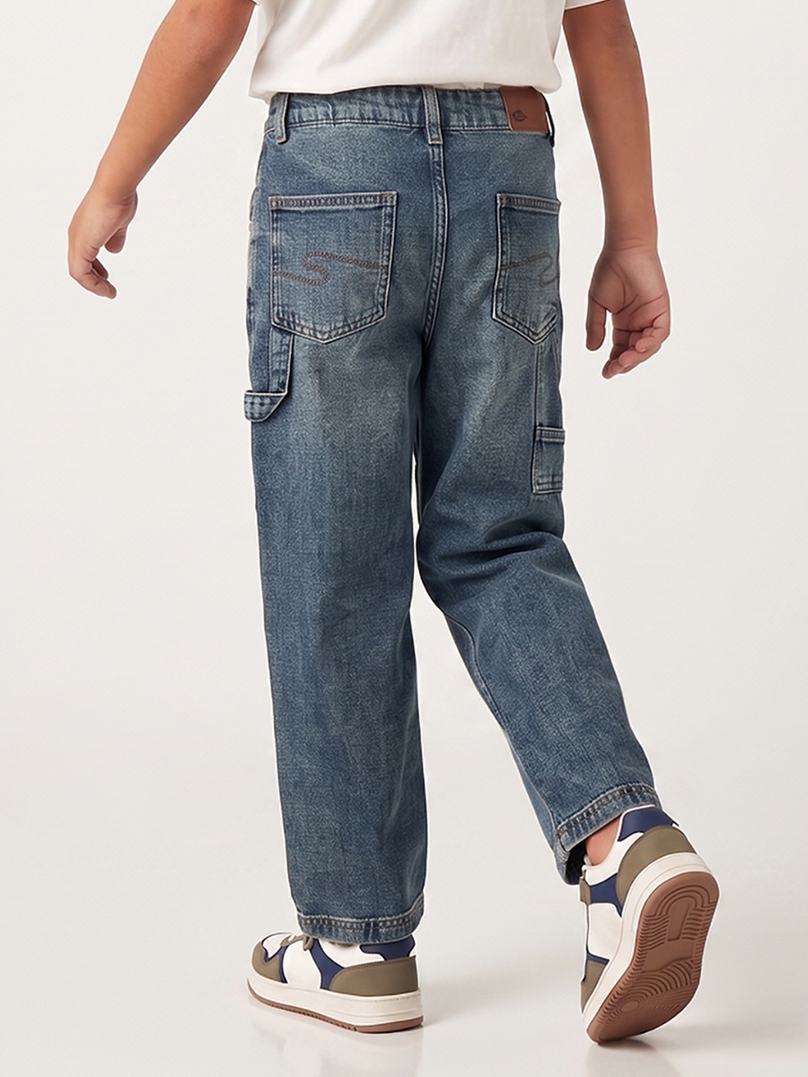 Washed Mid-Rise Loose Fit Jeans with Pocket