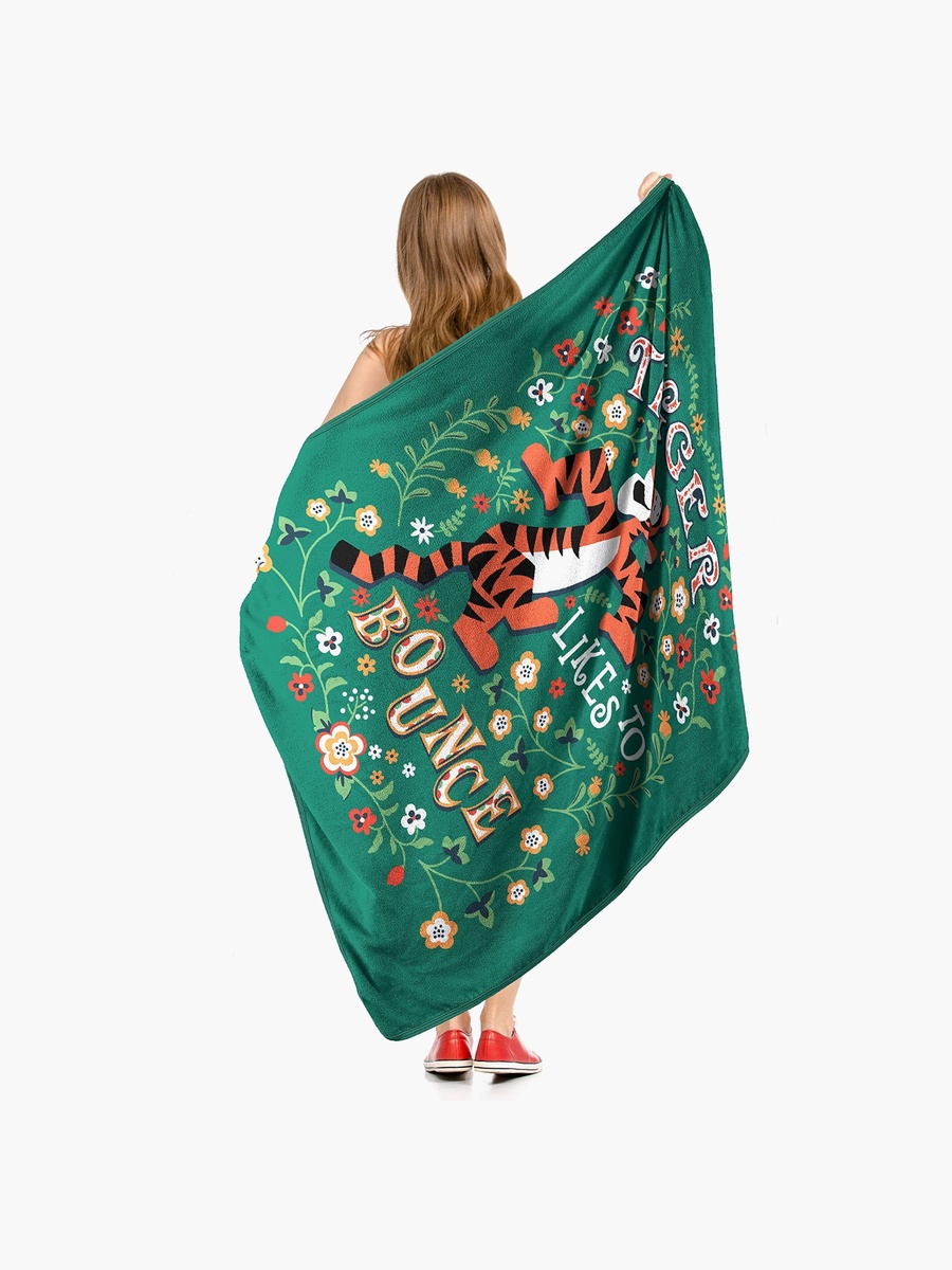 بطانية بطبعة نمر
