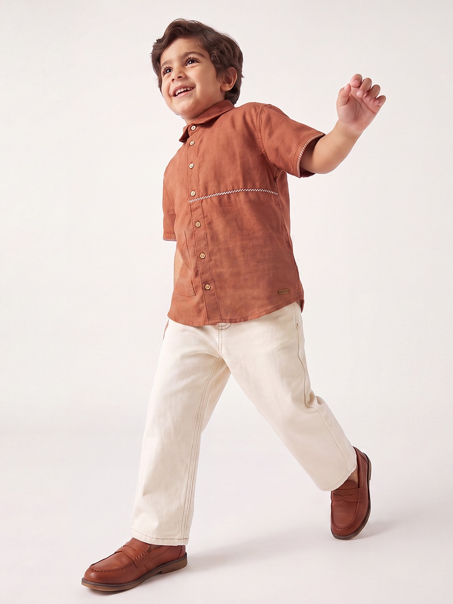 Short Sleeves Shirt with Embroidered Detail