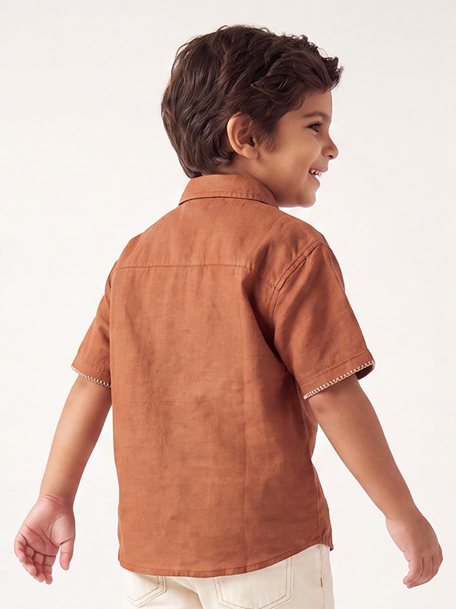 Short Sleeves Shirt with Embroidered Detail