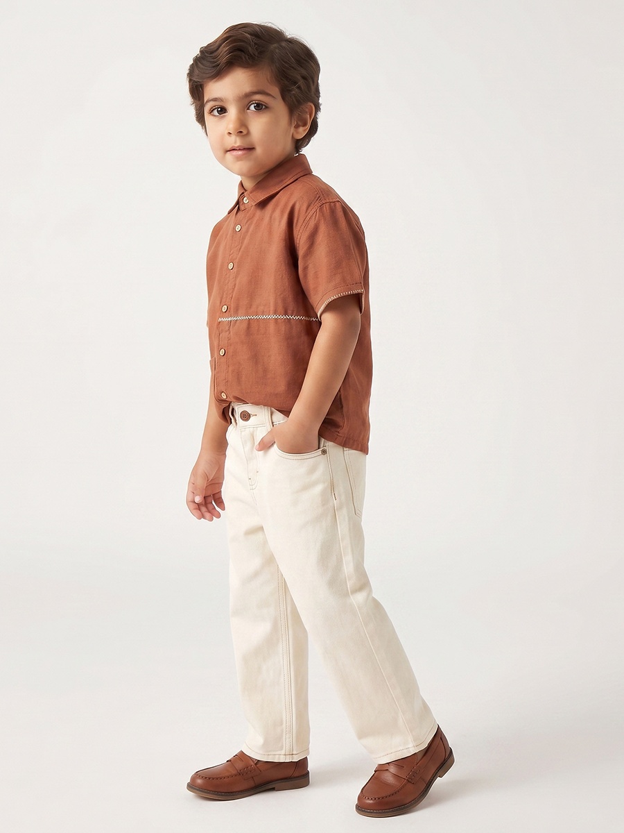Short Sleeves Shirt with Embroidered Detail