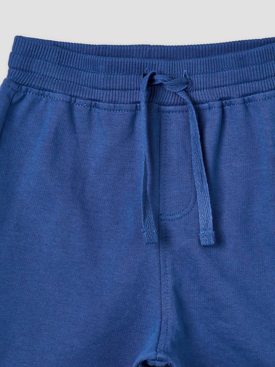 Knee Length Elasticated Waistband Shorts with Pockets