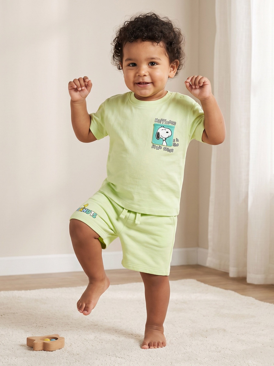Crew Neck Short Sleeves T-Shirt and Shorts Set with Snoopy Print