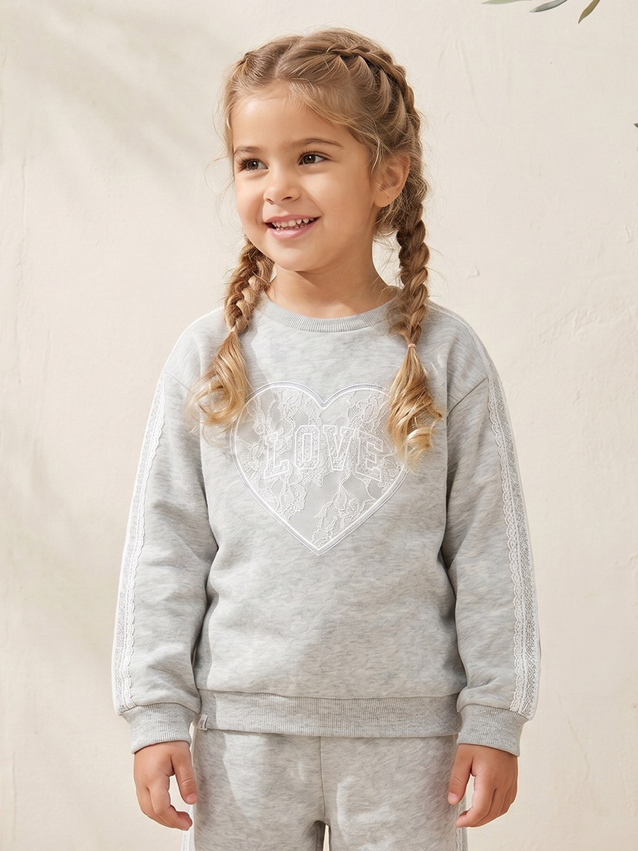 Crew Neck Long Sleeves Sweatshirt and Joggers Set with Heart Applique