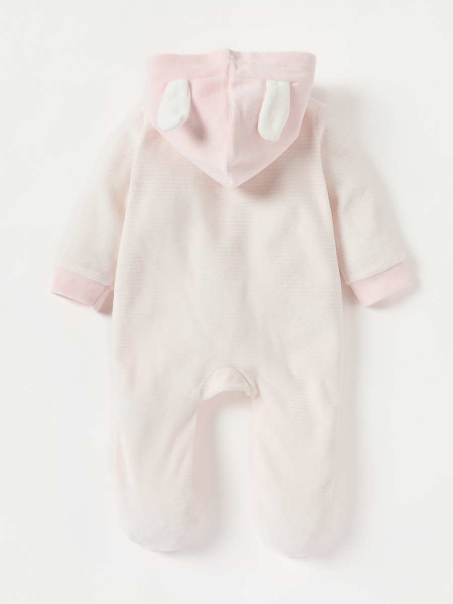 أفرول نوم فيلور بغطاء رأس وأقدام مغلقة وتفاصيل أرنب بارزة وإغلاق بأزرار