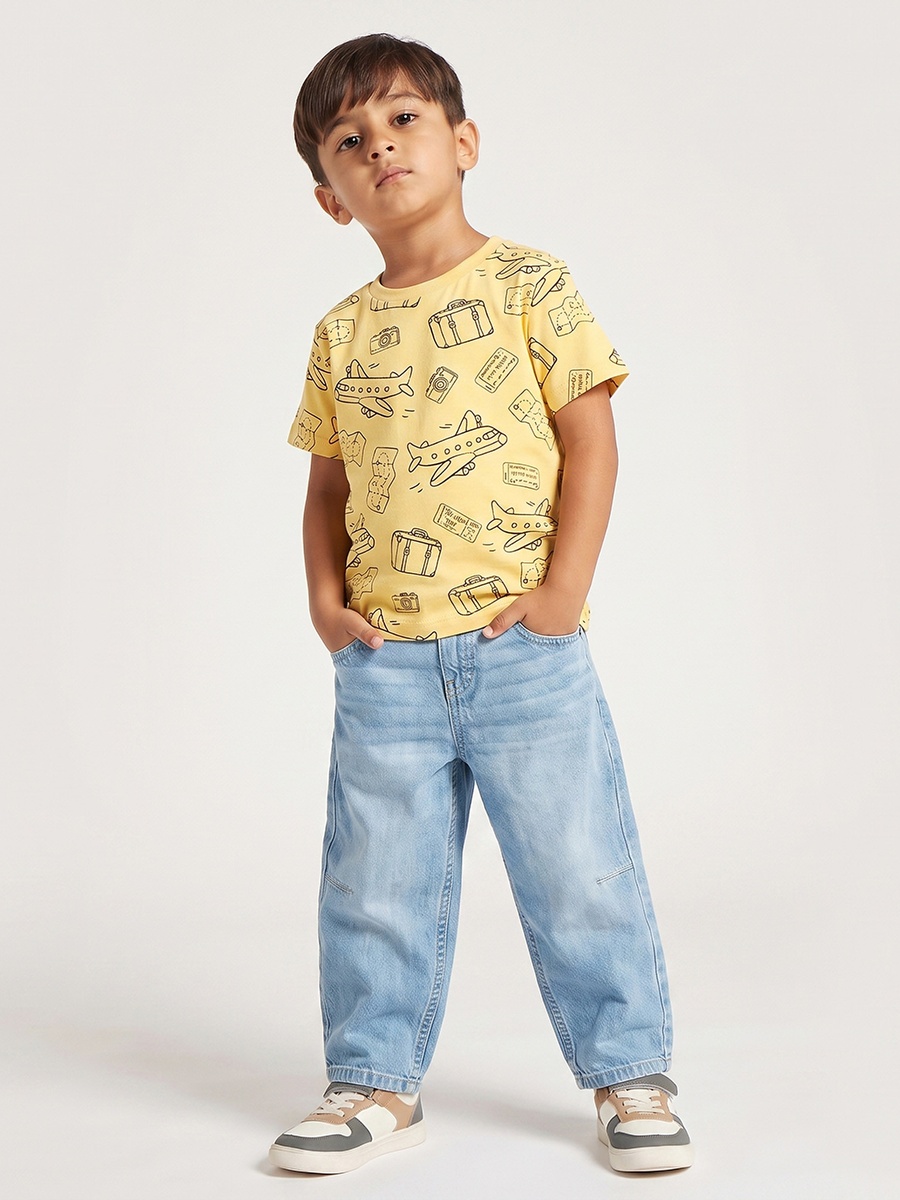 Crew Neck Short Sleeves T-Shirt with Travel Print