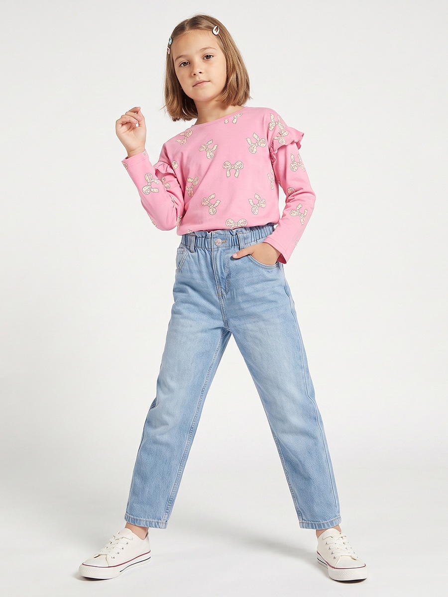 بلوزة بياقة دائرية وأكمام طويلة وطبعة فيونكة