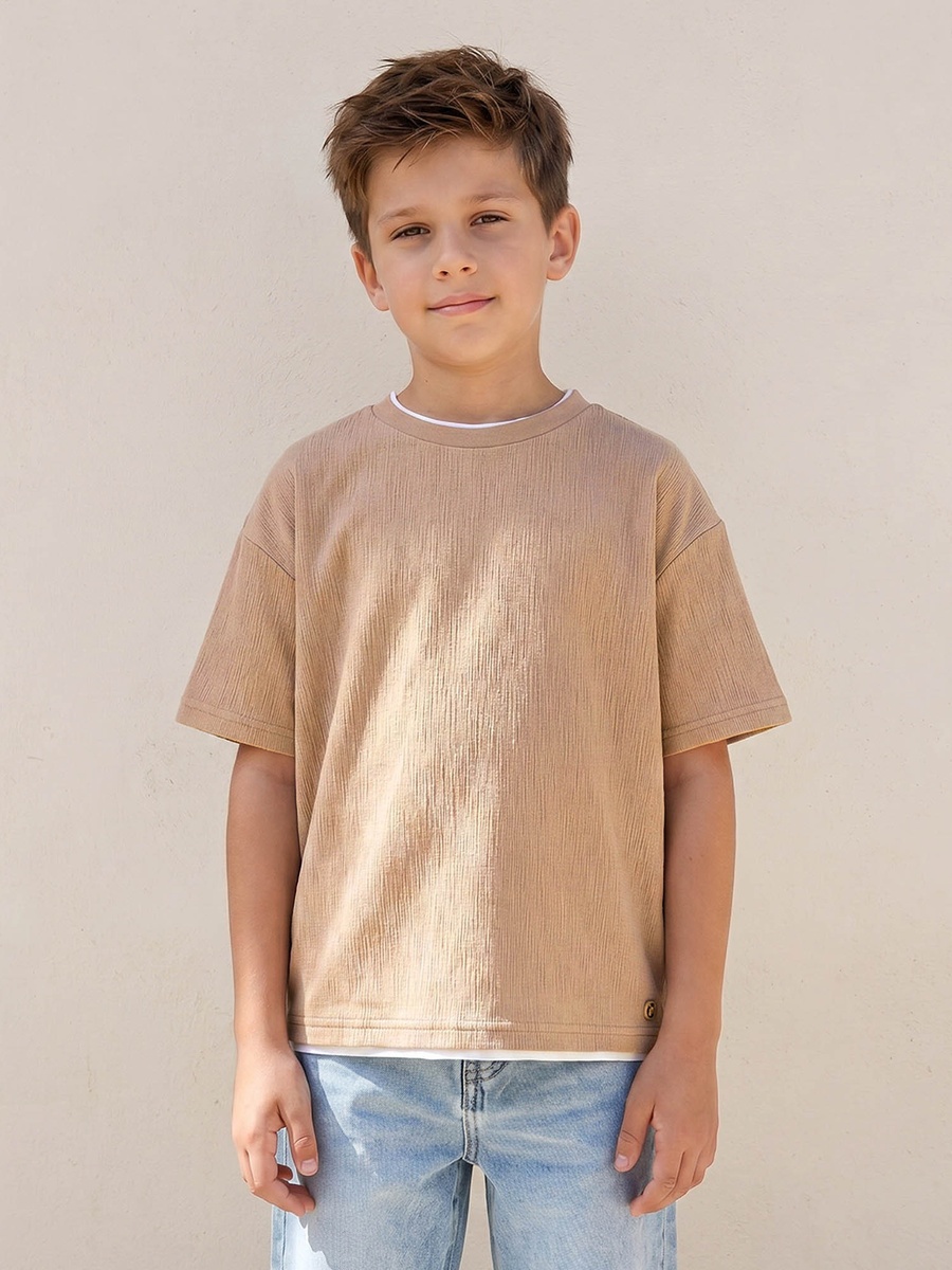 بلوزة بياقة دائرية وأكمام قصيرة وتصميم بارز الملمس