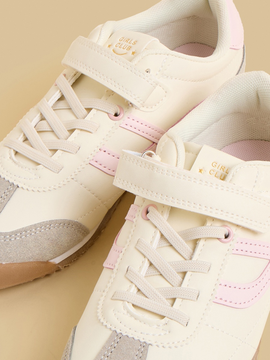 Panelled Sports Shoes with Hook and Loop Closure