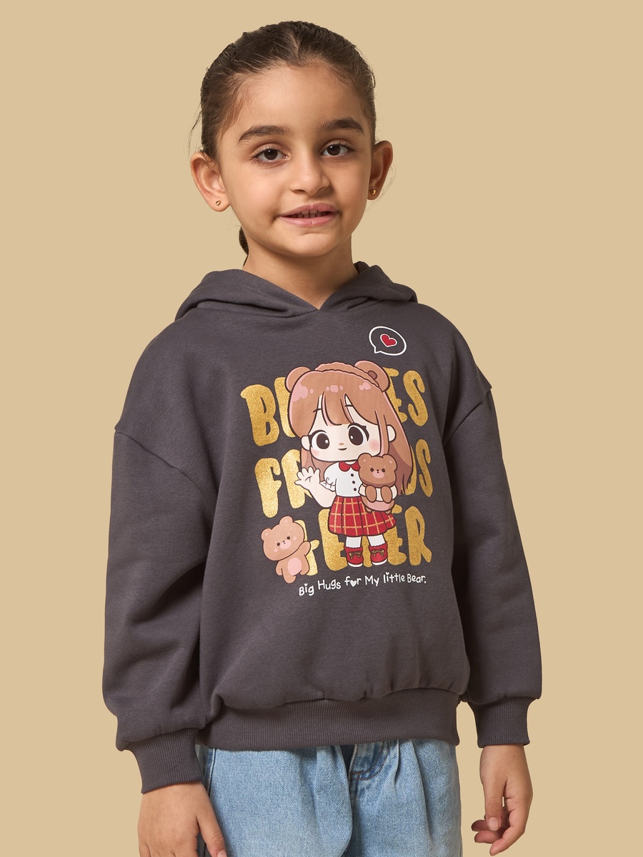 سويت شيرت واسع بهودي وطبعة جرافيك