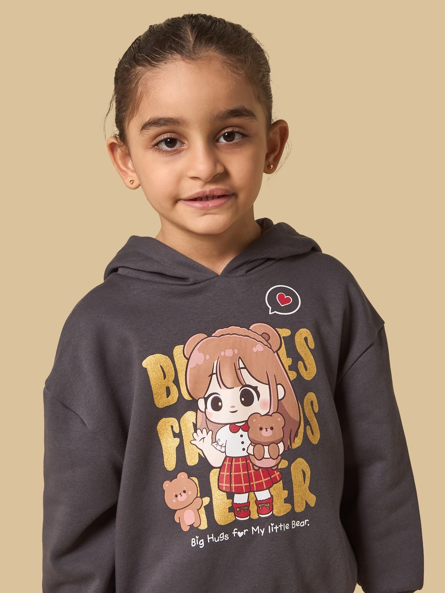 سويت شيرت واسع بهودي وطبعة جرافيك