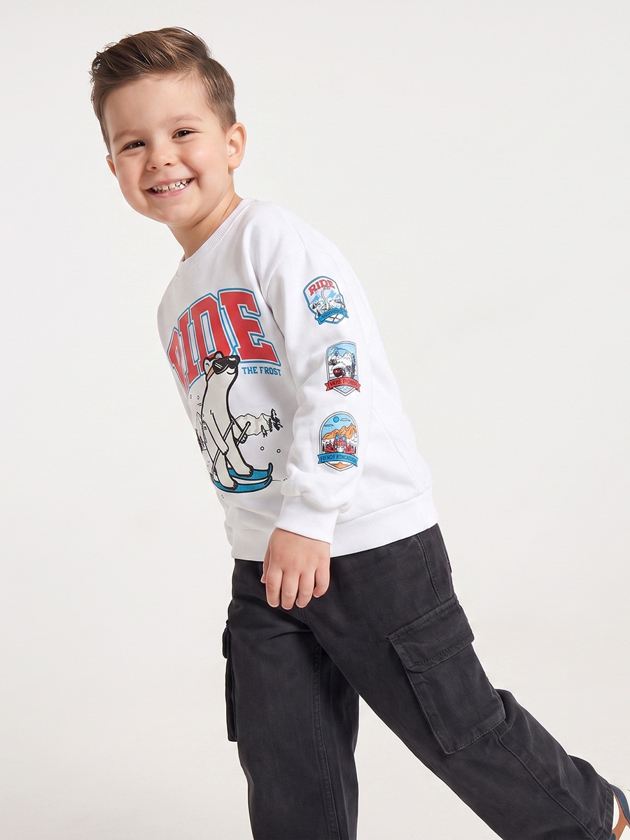 Juniors Bear Print Sweatshirt with Long Sleeves