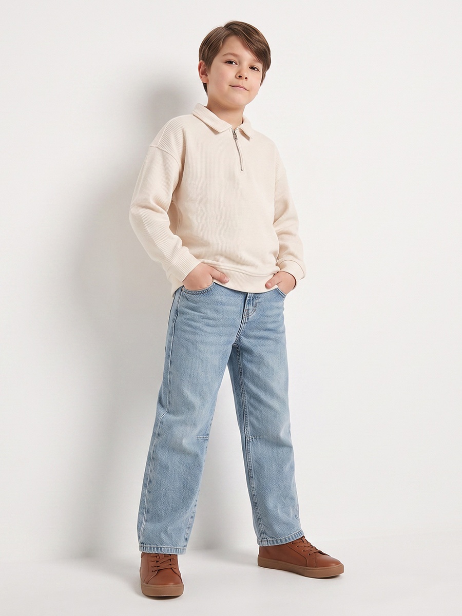 Eligo Collared Sweatshirt with Zip Closure