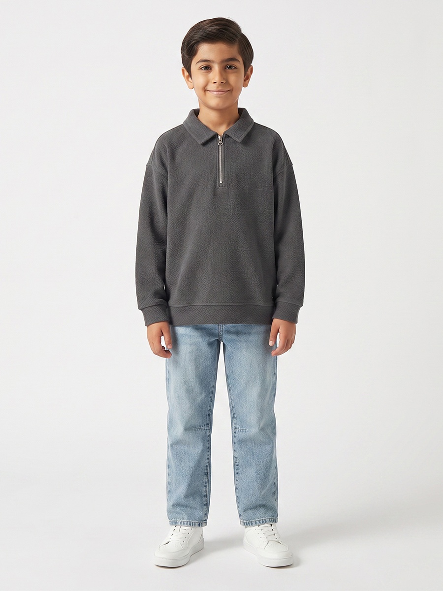 Eligo Collared Sweatshirt with Zip Closure