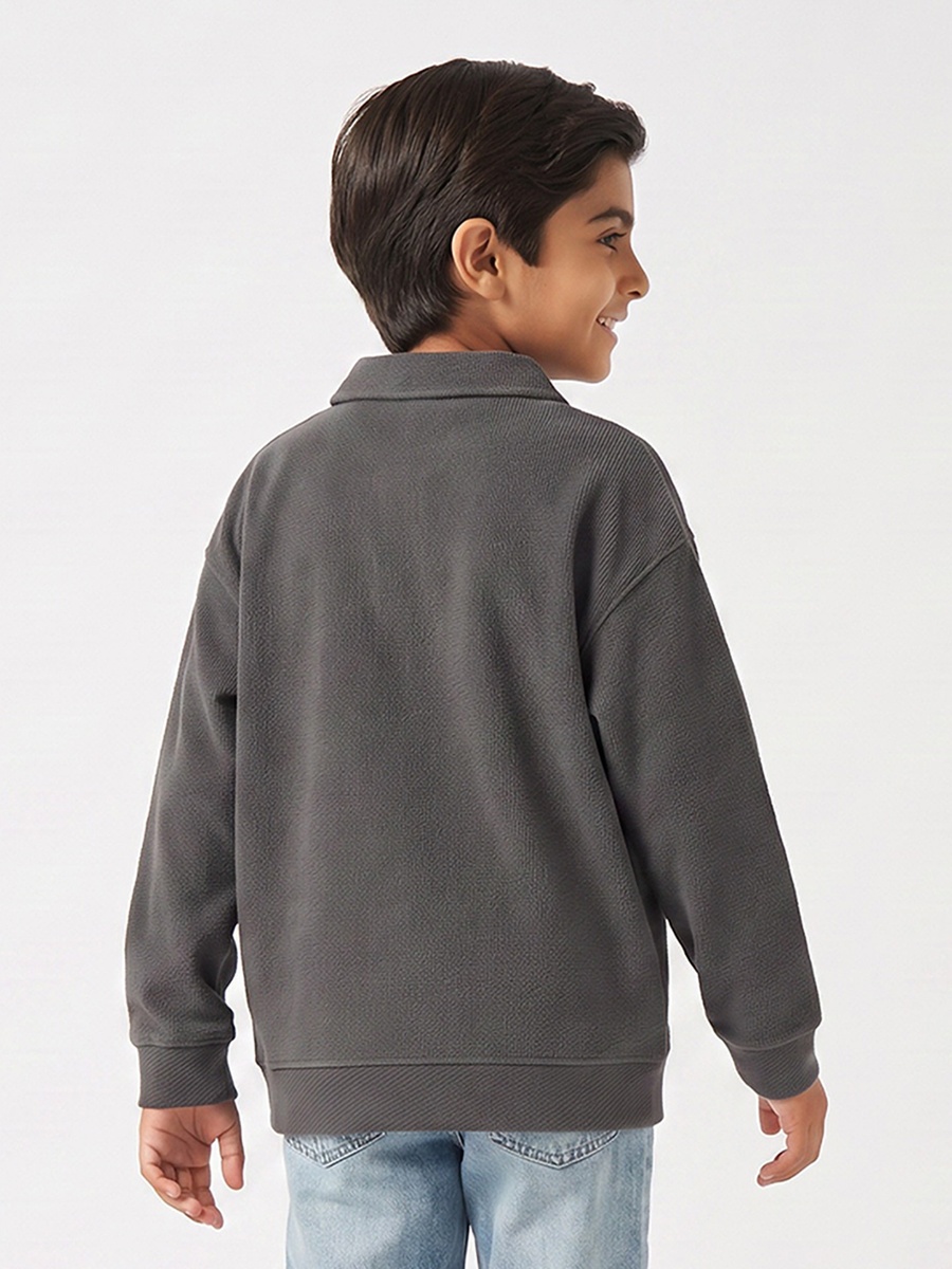 Eligo Collared Sweatshirt with Zip Closure