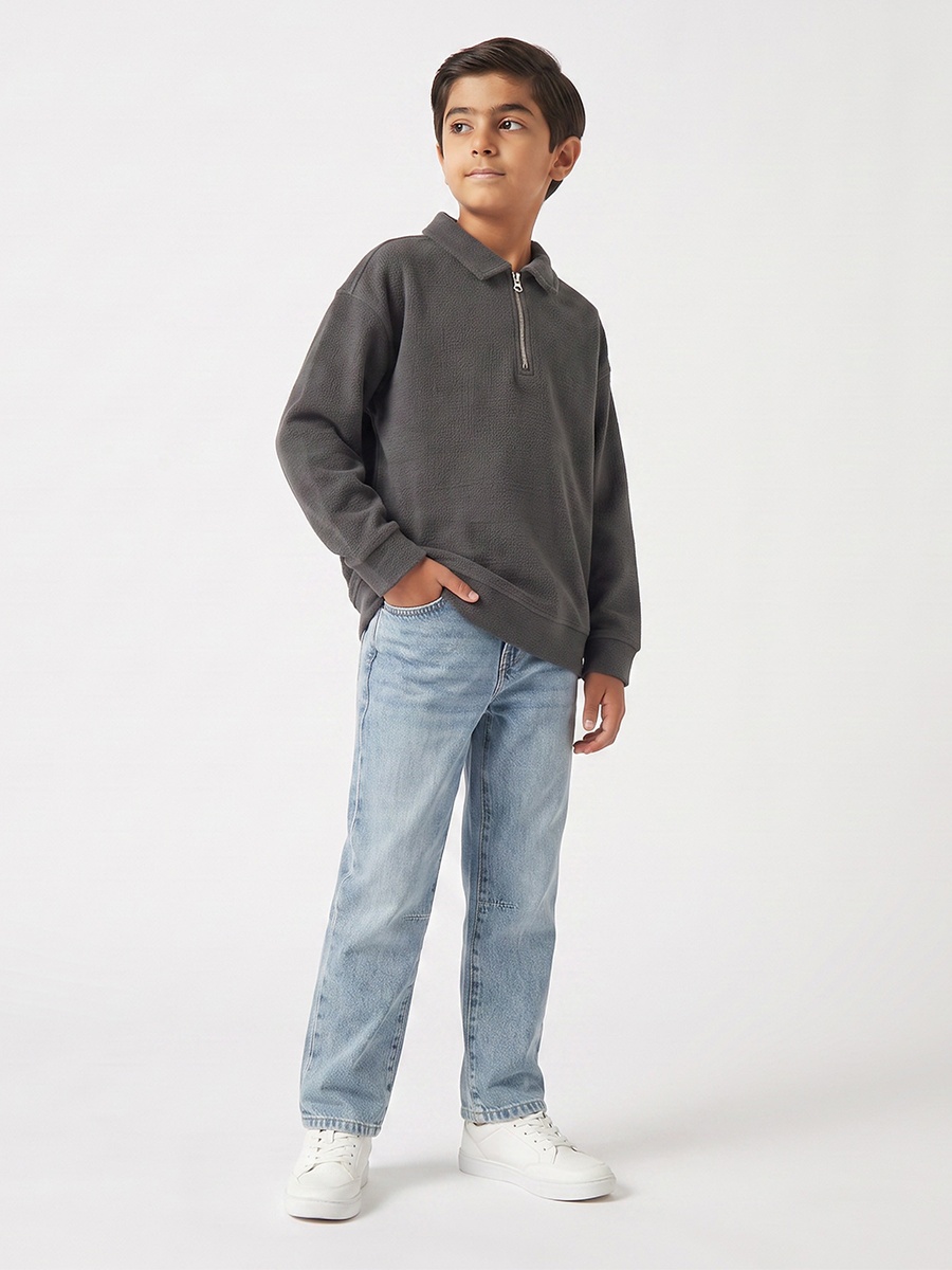 Eligo Collared Sweatshirt with Zip Closure