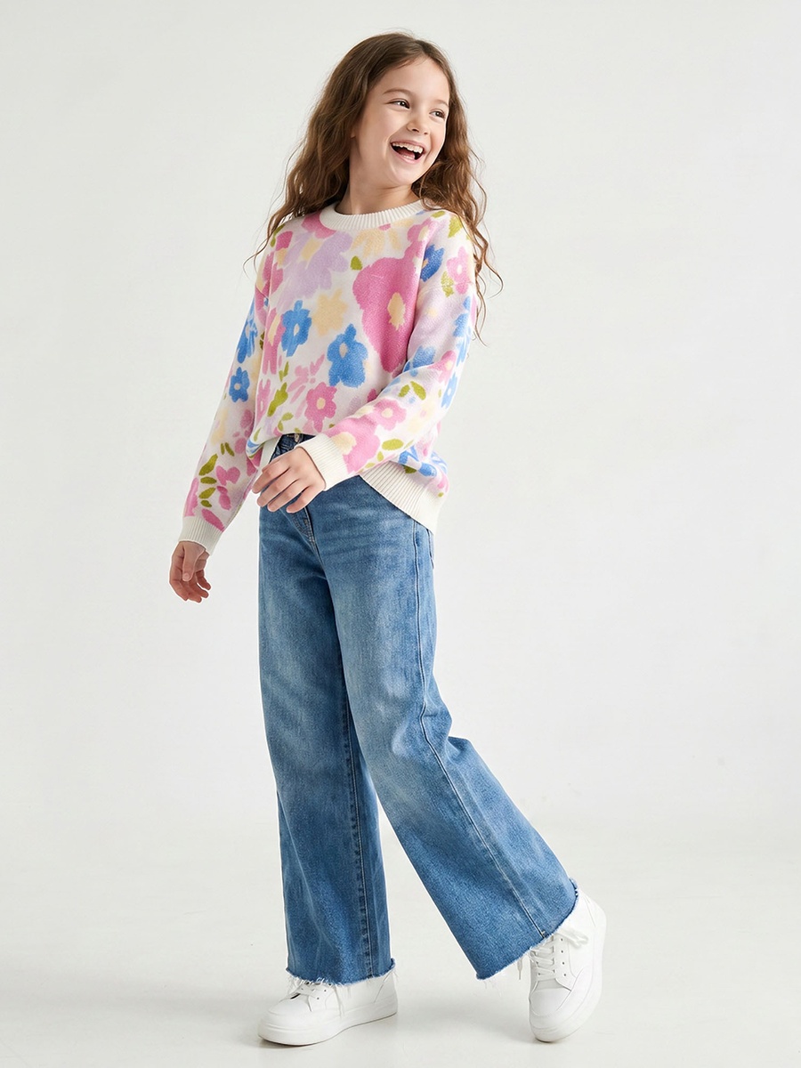 Juniors Crew Neck Sweater with Floral Print