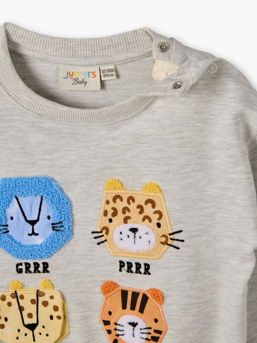 Juniors Crew Neck Long Sleeves Sweatshirt and Joggers with Applique Accent