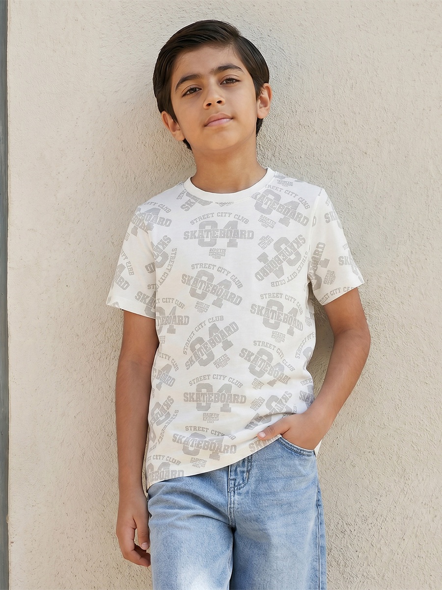 Juniors Crew Neck Short Sleeves T-shirt with Skateboard Print