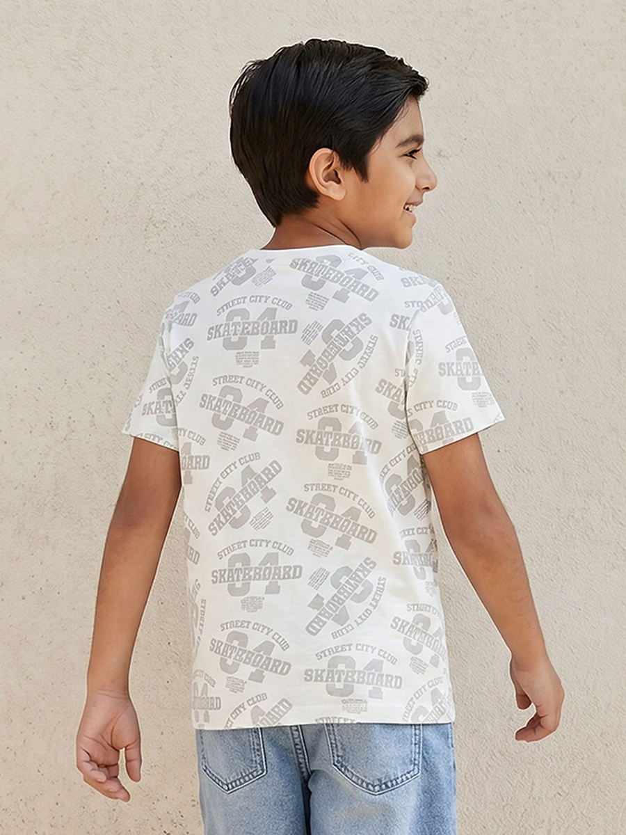 Juniors Crew Neck Short Sleeves T-shirt with Skateboard Print