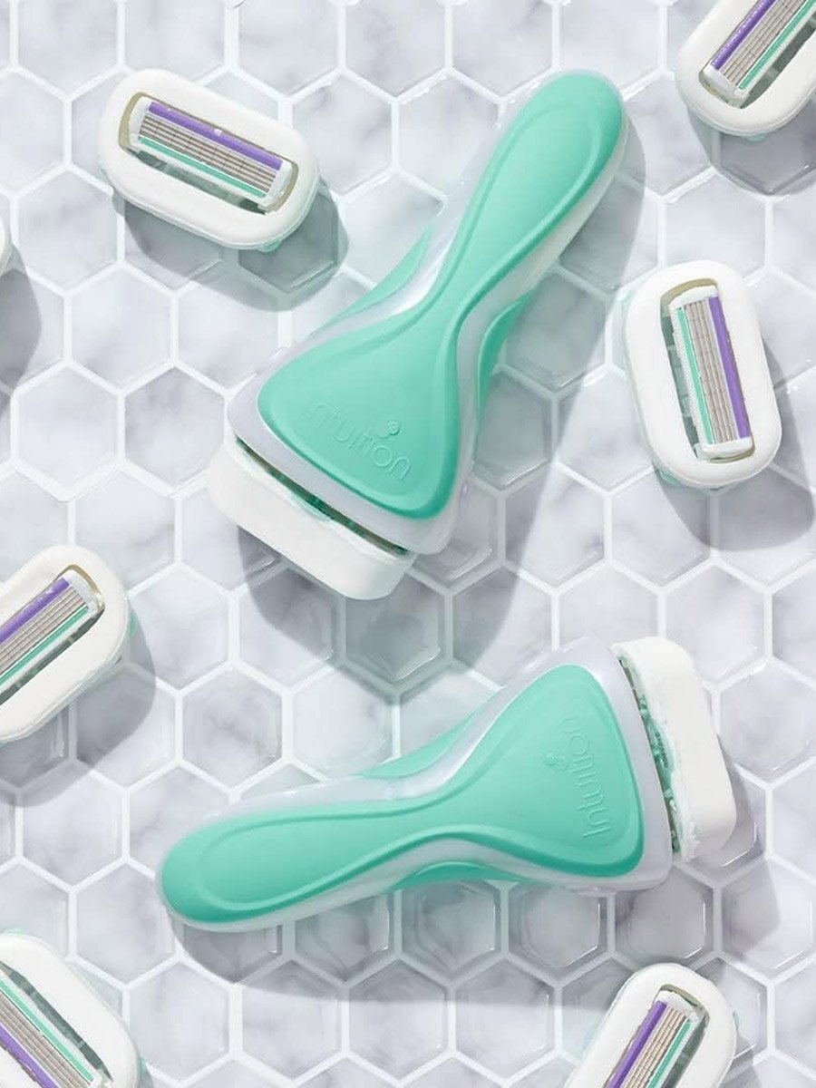 Intuition Sensetive Core Razor 4 Blades + 2 Cartridges