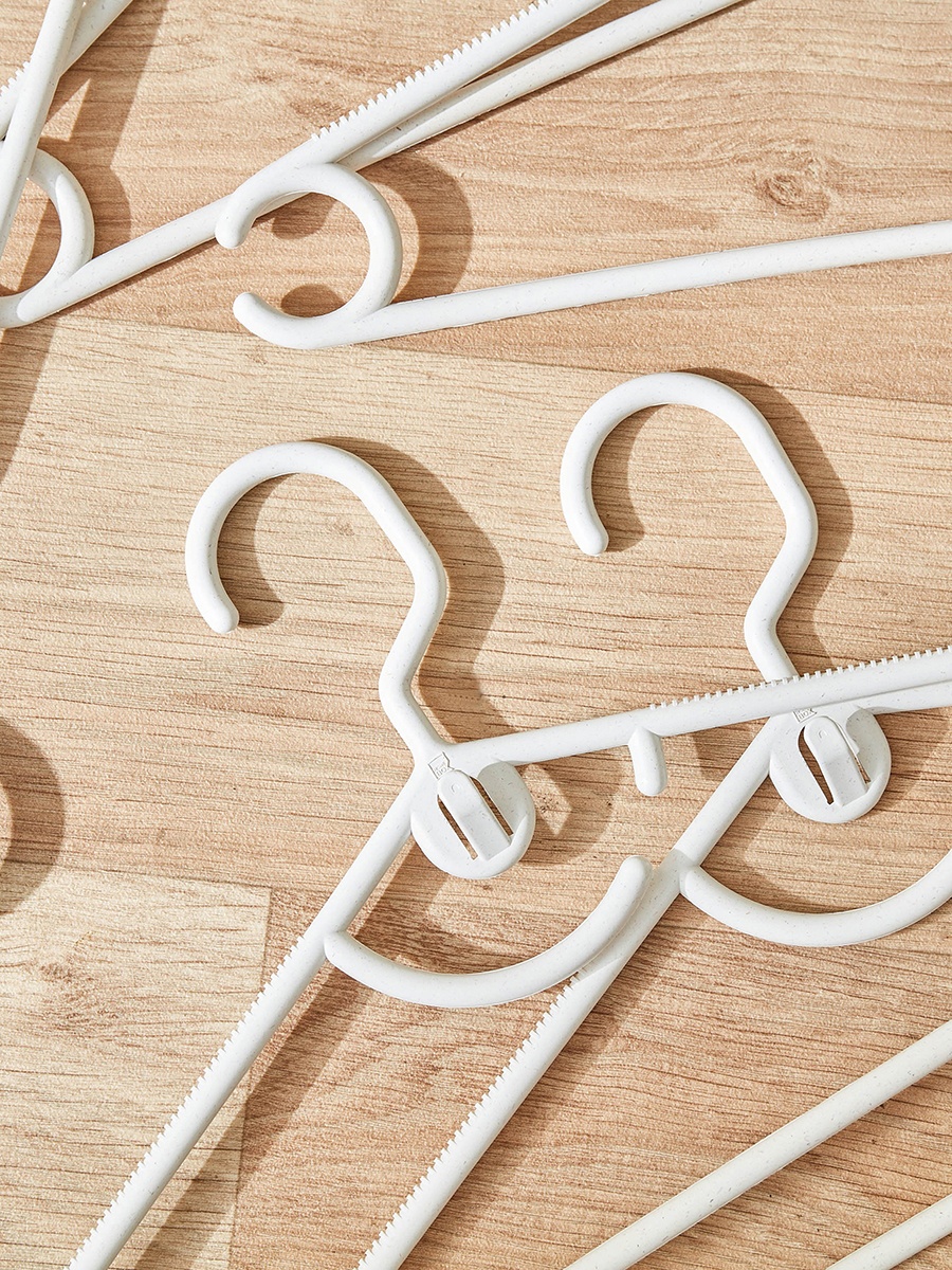Sustainability 24-Piece Clothes Hanger Set