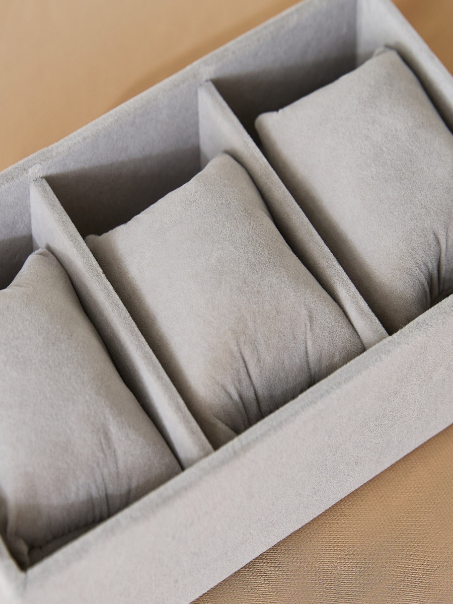 Velour 3-Compartment Jewellery Tray with 3 Pillows for Watches