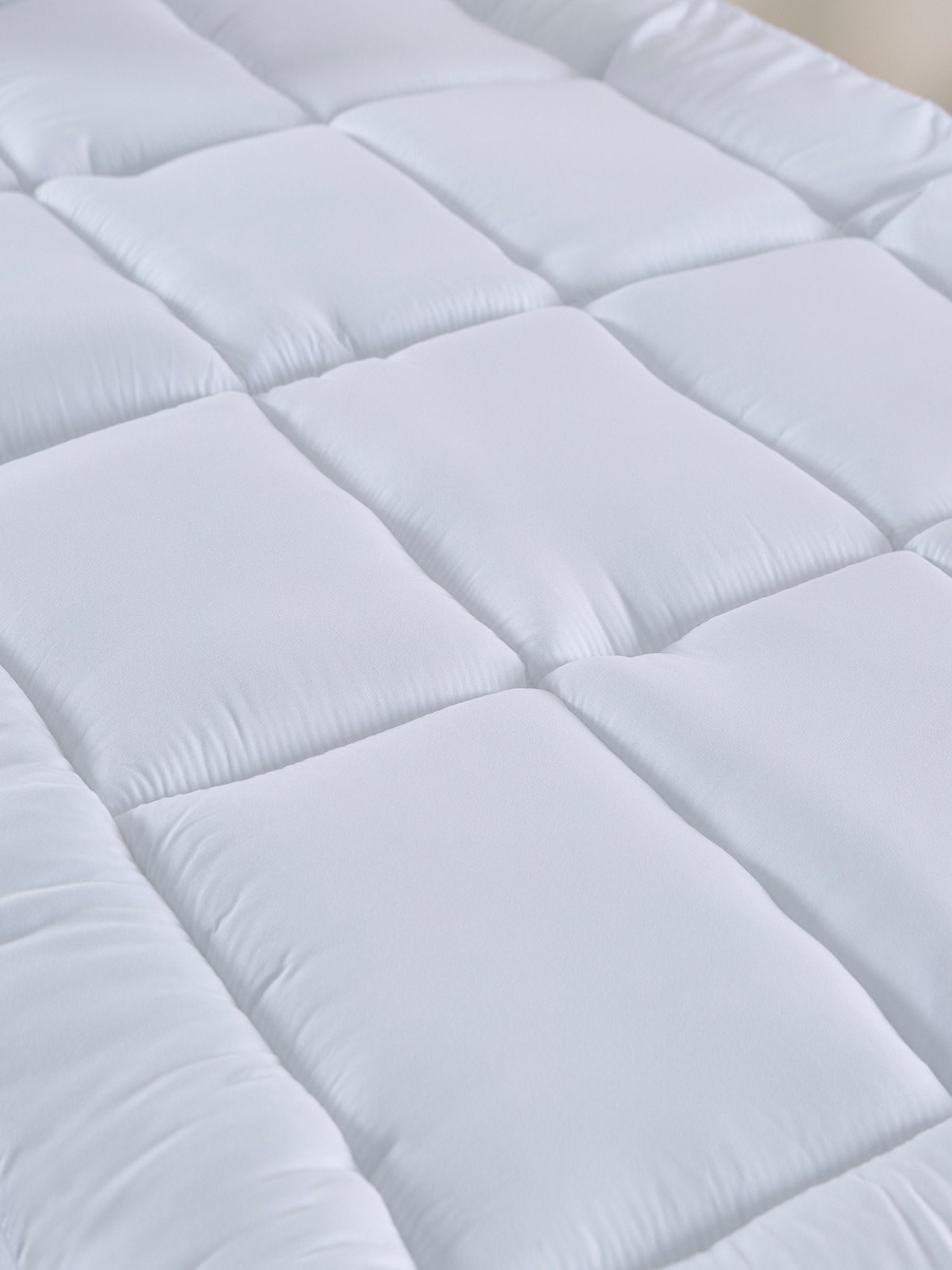 Hilton Twin Mattress Topper - 120x200 cm