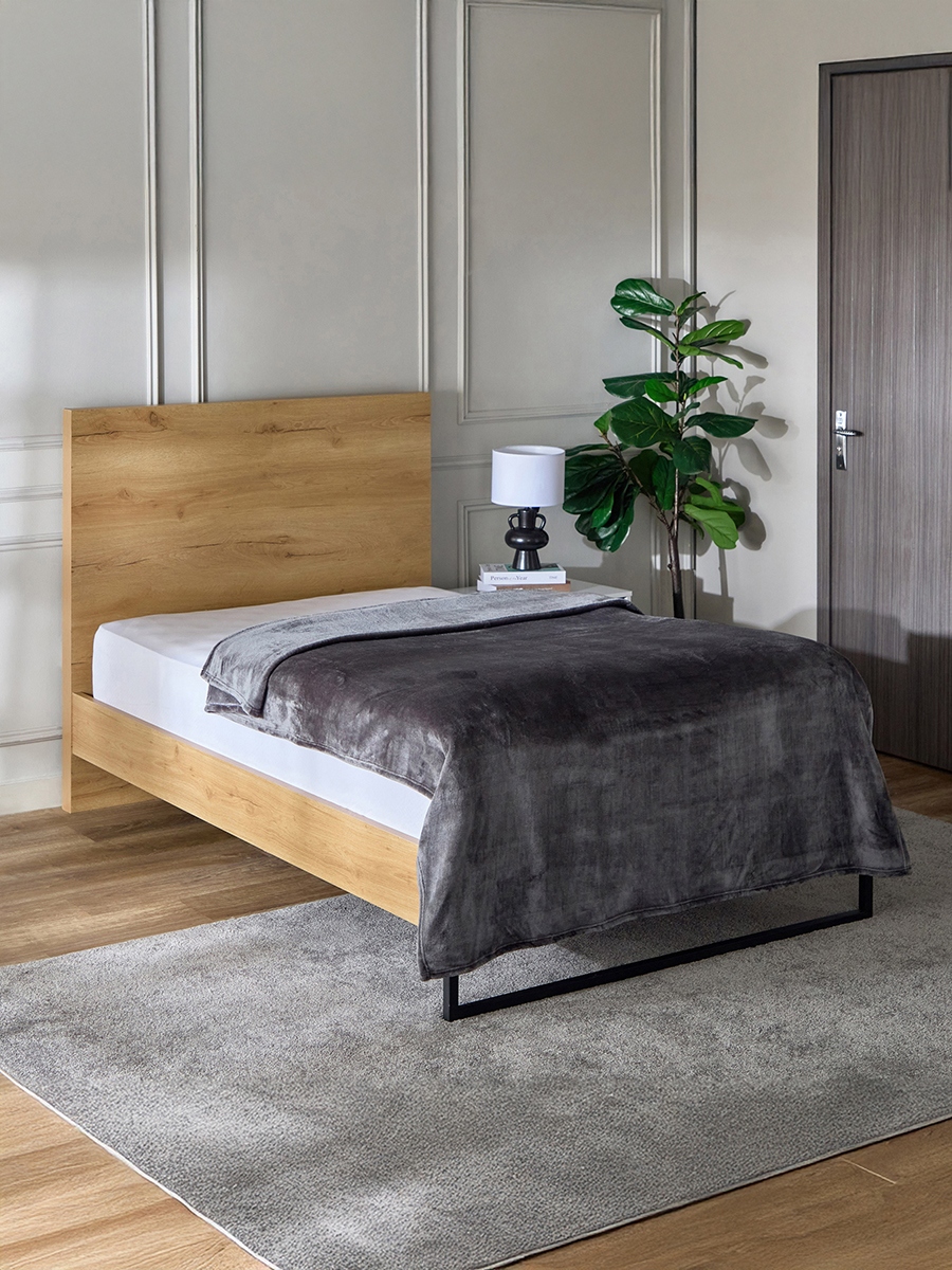 Lavish Twin Micro Flannel Blanket - 150x220 cm