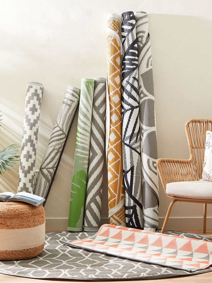 Arlo Leaf Print Outdoor Indoor Mat - 120x180 cm