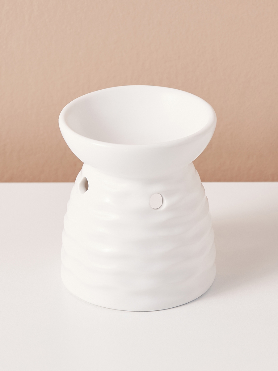 Essentials Wave Pattern Matt Finish Oil Burner - White