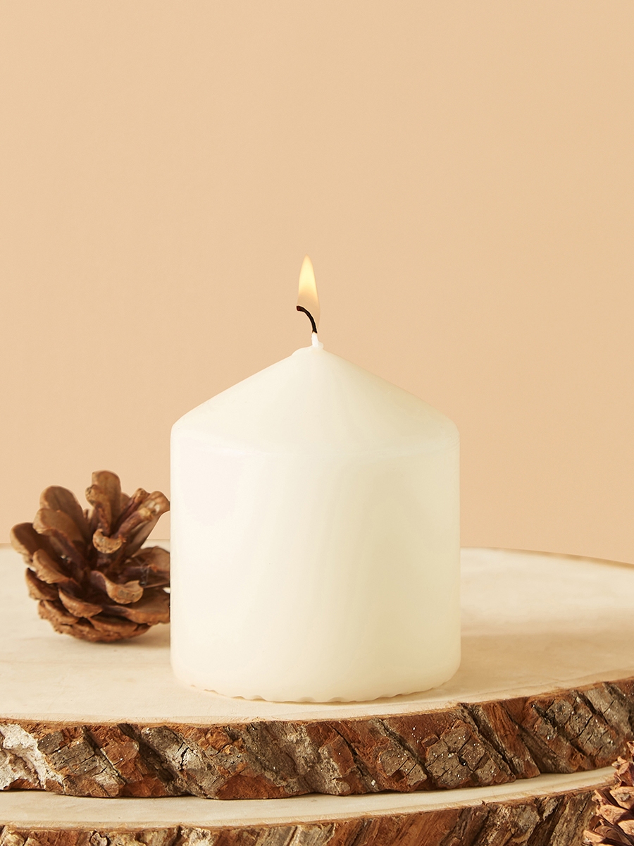 شمعة عمودية غير معطرة من إسينشيالز - 7 سم